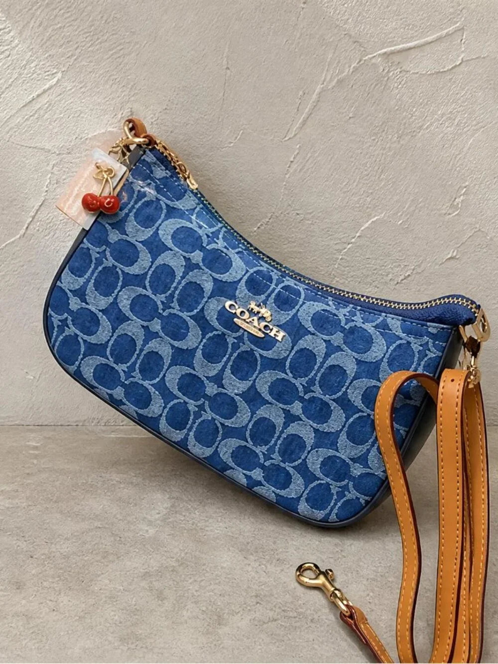 Coach Teri Shoulder Bag In Signature Denim Cherry CAF82 ☘️ Coach